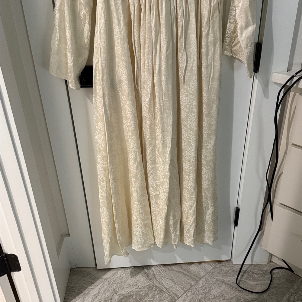Chic Cream Lace Long Sleeve Dress - Picture 4 of 5